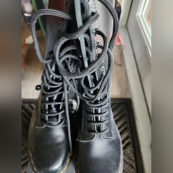 Doc martens - Picture 1 of 4